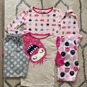 GAP Pajamas BUNDLE!!!! For girls 🙋🏻‍♀️
